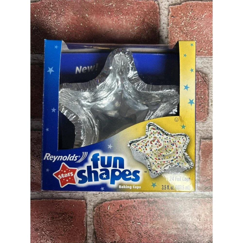 Reynolds Star Shaped Fun Shapes Foil Cups